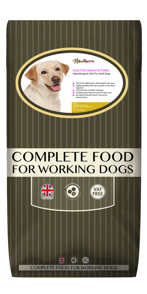 High-quality salmon and potato dog food, with high protein for working dogs chosen by us for its great value bag
